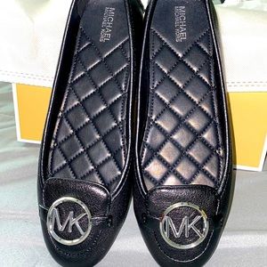 NEW MICHAEL KORS MOC IN BLACK MADRES